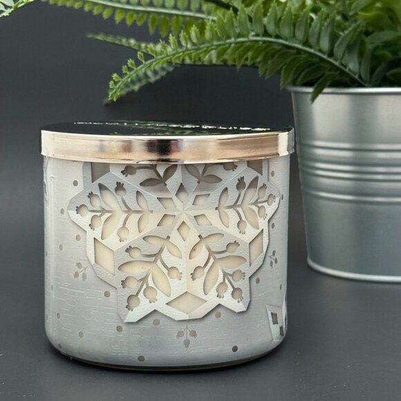 BBW Frosted Coconut Snowball Bath & Body Works 3 Wick Candle - Picture 2 of 10